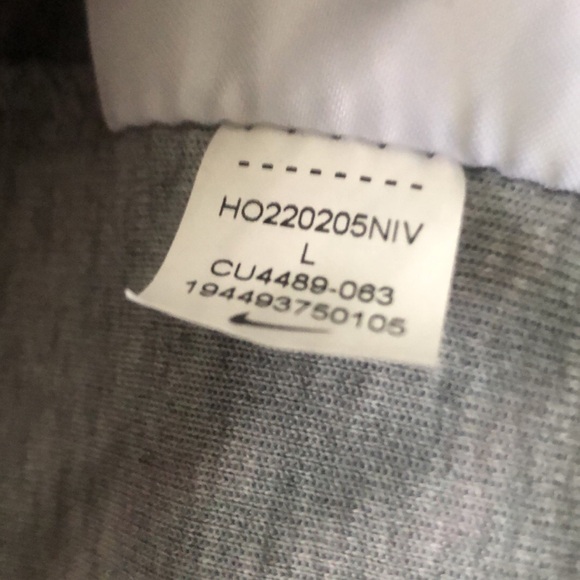 Large grey nike tech for sale also accepting trades - Picture 5 of 6